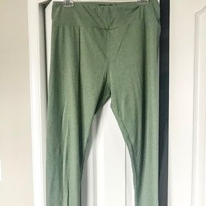 LuLaRoe Solid Leggings TC